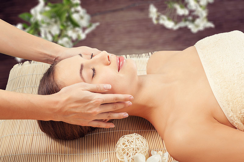 Jimdo - Bei Wohlfühlraum - Kosmetik, Friseur & Massage findet man  normalerweise Massagen, Gesichtsbehandlungen und mehr aus dem Bereich  Wellness & Beauty. Da das Studio momentan geschlossen bleiben muss, wusste  sich Inhaberin